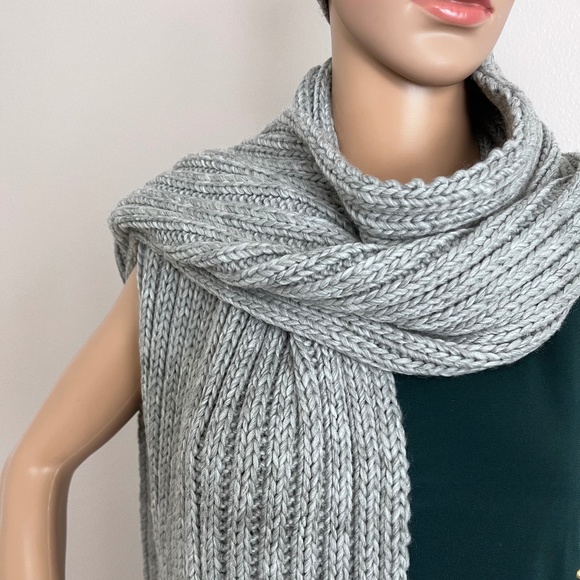 DKNY Women’s Chunky Knit Heather Gray Studded Ribbed Oversized Scarf - Picture 6 of 10